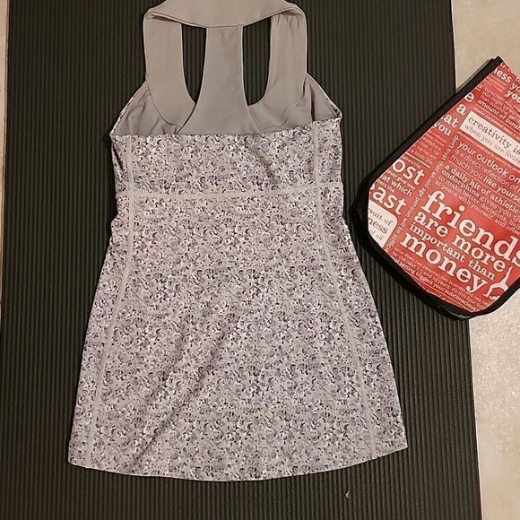 Lululemon Scoop neck Tank - Picture 2 of 4